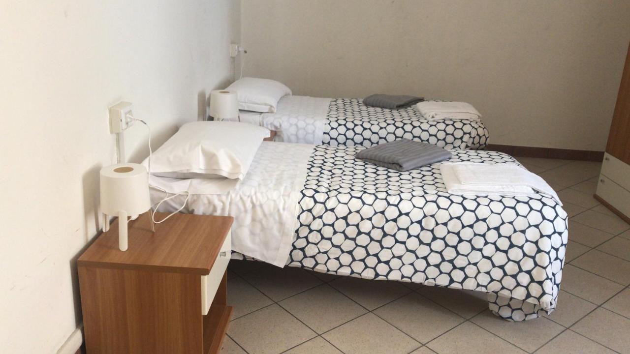 Albergo E Ostello Della Gioventu Biella Centro Storico Exterior foto